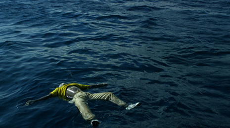 العثور على جثة مهاجر سري فقد في مياه مضيق جبل طارق