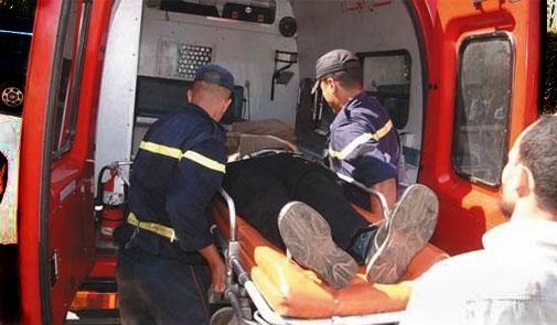 إصابة 14 مستخدما في حادث اصطدام سيارة لنقل العمال بطنجة