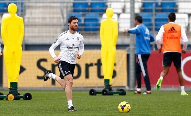 ألونسو يتراجع عن فكرة الرحيل عن ريال مدريد ألونسو يتراجع عن فكرة الرحيل عن ريال مدريد