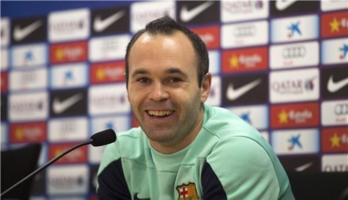 إنييستا يتمنى لبرشلونة تحقيق كل بطولات عام 2014 إنييستا يتمنى لبرشلونة تحقيق كل بطولات عام 2014
