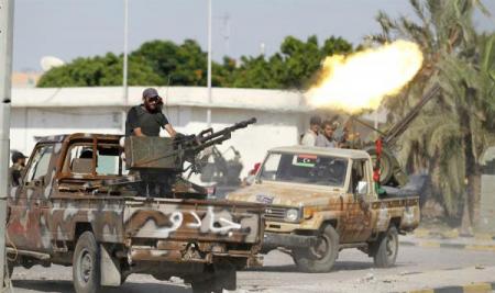 الجيش الليبي يشن حملة عسكرية للسيطرة على مطار بنينة