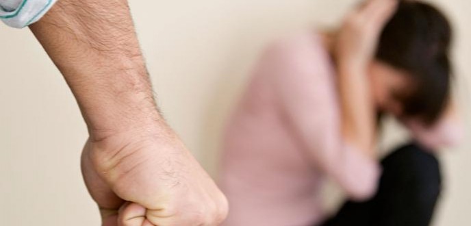 الفقر والحجر يجران ثلاثيني عنف زوجته إلى السجن المحلي بالقصر الكبير