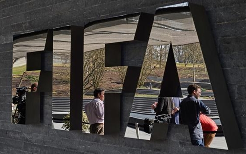“فيفا” يعلق مشاركة منتخبات وفرق روسيا في جميع المسابقات