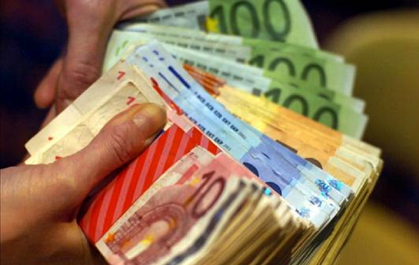 ضبط أزيد من 107 ألف أورو غير مصرح بها بميناء طنجة المتوسط ضبط أزيد من 107 ألف أورو غير مصرح بها بميناء طنجة المتوسط