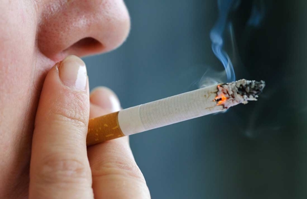 منظمة الصحة العالمية تدعو الحكومات لفرض حظر الإعلان عن التبغ وتسويقه