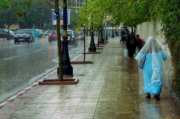 أمطار منتظرة وانخفاض في درجة الحرارة بمناطق الشمال ابتداء من الجمعة
