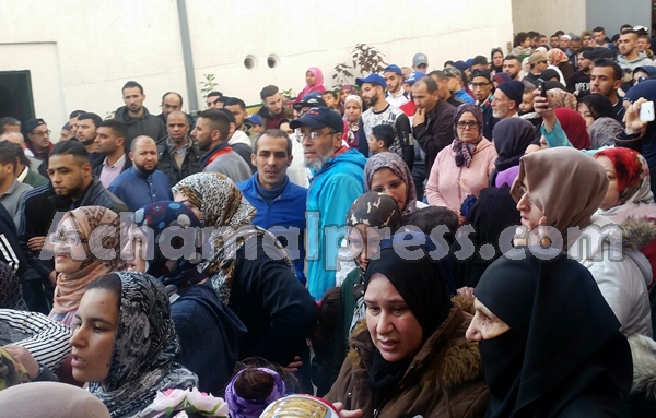 مواطنون غاضبون يشيعون ضحية اعتداء إجرامي بطنجة