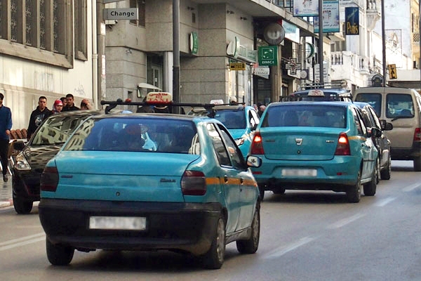 سيارات الأجرة الصغيرة بطنجة تعتزم زيادة تسعيرة النقل