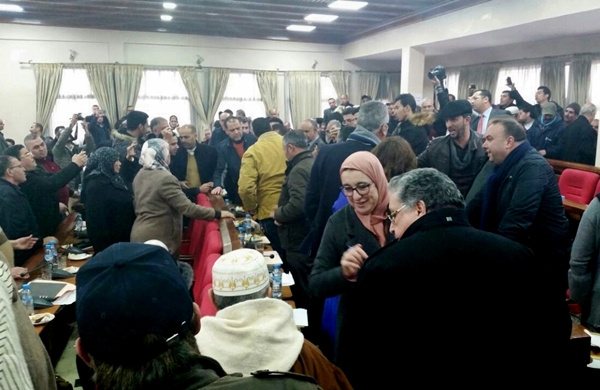 احتجاجات تؤجج دورة فبراير لجماعة طنجة