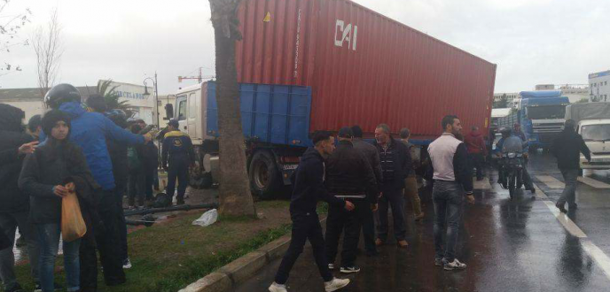 مصرع تلميذة دهستها شاحنة لنقل البضائع بطنجة