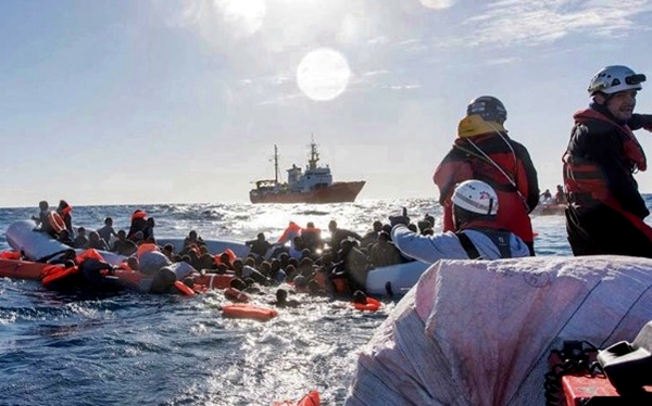 مصرع 4 مهاجرين في حادث غرق قارب مطاطي انطلق من سواحل طنجة