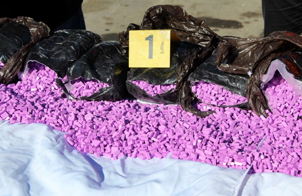 ضبط شخص على متن حافلة قادمة من طنجة بحوزته 4980 قرص مخدر ضبط شخص على متن حافلة قادمة من طنجة بحوزته 4980 قرص مخدر