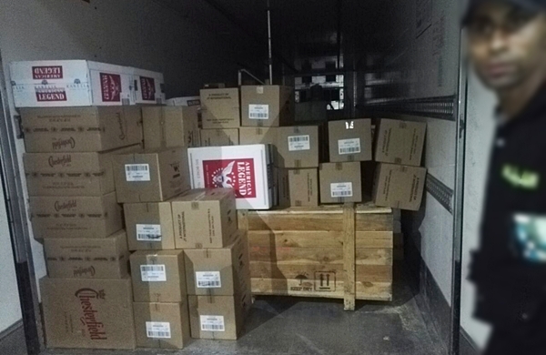 ضبط 34 ألف علبة سجائر مهربة بميناء طنجة المتوسط كانت في طريقها الى اسبانيا