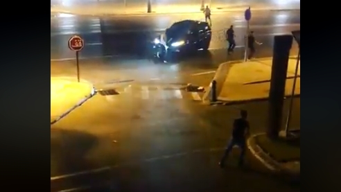 ولاية أمن طنجة تفتح تحقيقا حول محاولة قتل شخص دهسا بالسيارة