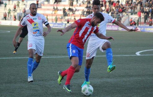 المغرب التطواني يمني بهزيمة قاسية امام الكوكب المراكشي بـ(1-4)