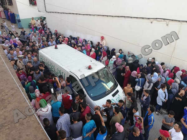 جنازة مهيبة لضحية إطلاق النار على زورق للهجرة بسواحل المضيق