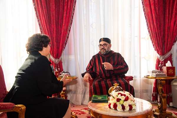 الملك يعين لطيفة أخرباش رئيسة لـ “الهاكا” وبنعيسى مديرا عاما