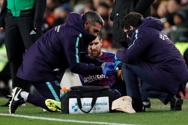 برشلونة يكشف عن طبيعة اصابة “ميسي” وموقفه من المشاركة في “الكلاسيكو”