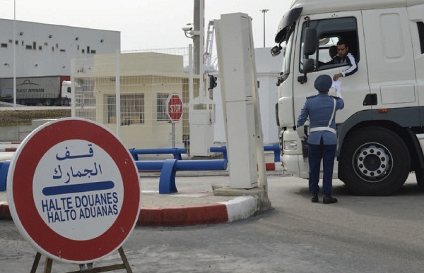 جمارك طنجة المتوسط تحجز 22 طنا من العصائر تشكل خطرا على صحة الأطفال