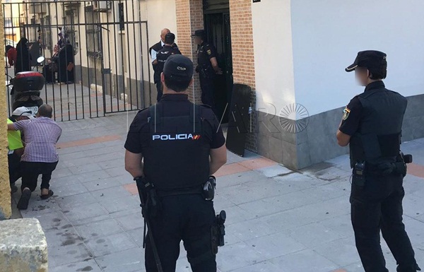 شرطي يطلق النار على زوجته وينتحر في منزله بسبتة المحتلة