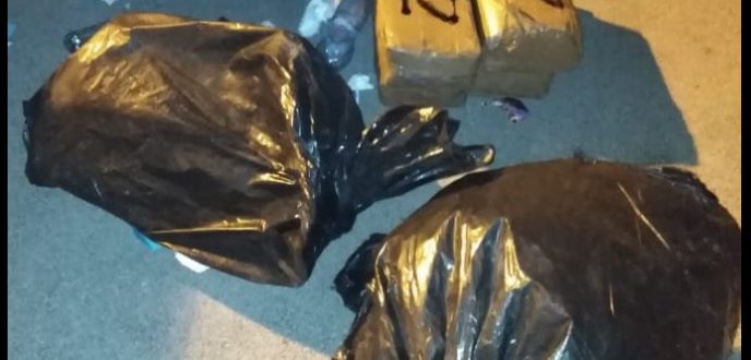 اعتقال عاملي نظافة حاولا تهريب المخدرات وسط حاويات القمامة بميناء طنجة المتوسط
