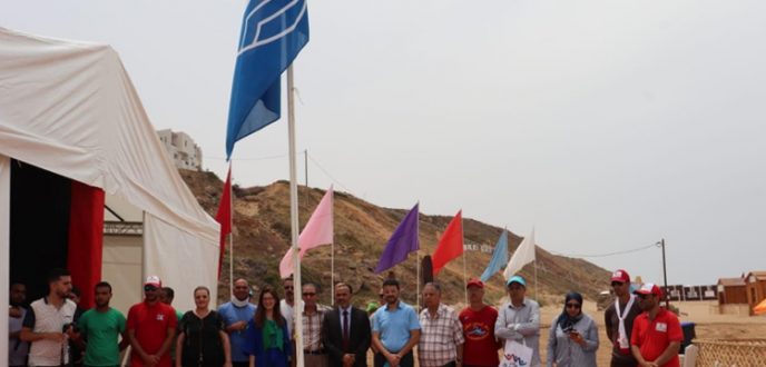 اللواء الأزرق يرفرف فوق رمال شاطئ “با قاسم” بطنجة