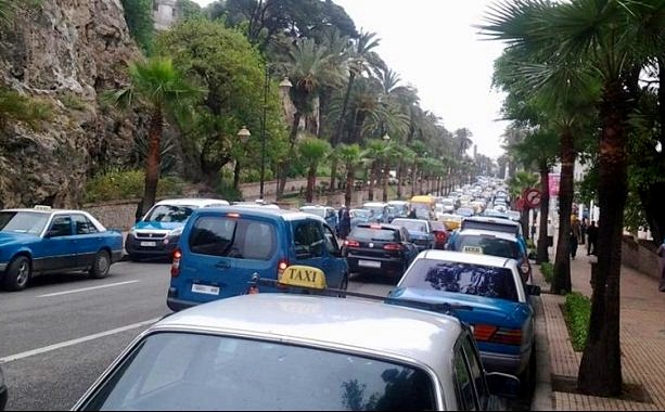 فعاليات تطالب بوضع حد لابتزاز سيارات الأجرة الكبيرة بالمضيق