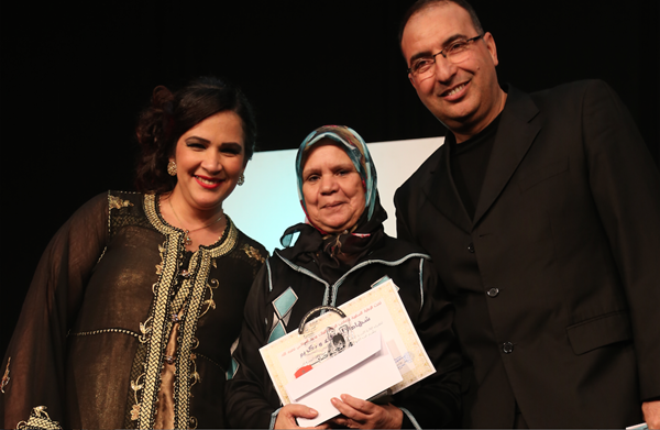 مهرجان النكور للمسرح بالحسيمة يختتم فعالياته بتكريم الفنانة سعاد صابر