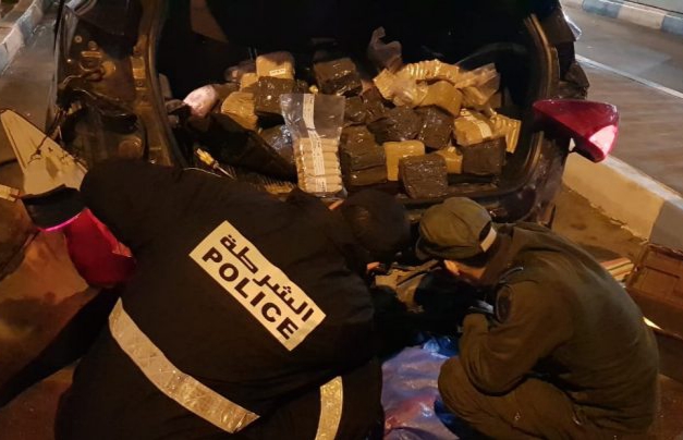 جمارك وأمن معبر باب سبتة يحبطان عملية تهريب كمية مهمة من مادة “المعسل”