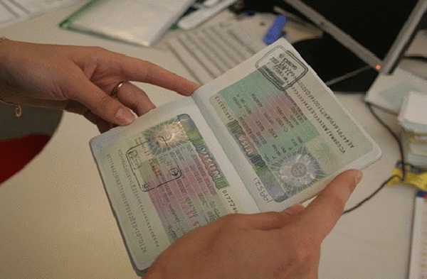 القنصلية الاسبانية بطنجة تعتمد نظاما جديدا لمنح التأشيرة