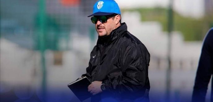 اتحاد طنجة يتعاقد مع بيدرو بن علي لتدريب الفريق خلفا لهشام الدميعي
