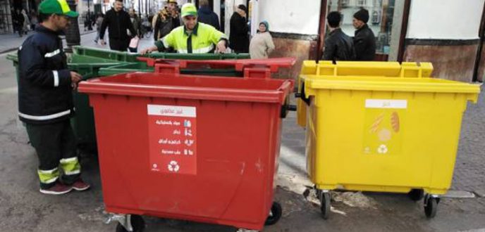 جماعة تطوان توزيع الحاويات الخاصة بعملية فرز النفايات من المنبع