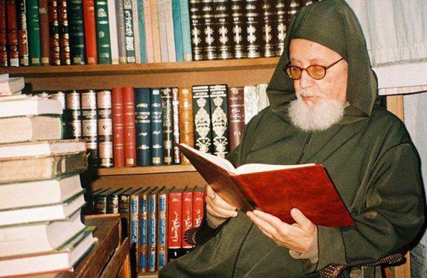 تطوان تفقد الشيخ والعالم محمد بن الأمين بوخبزة عن عمر يناهز 88 عاما