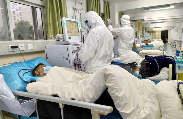 الصين تسجل 80 حالة وفاة و2744 إصابة مؤكدة بفيروس “كورونا”
