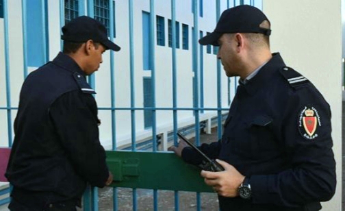 مندوبية السجون تكشف حقيقة توقيف مدير سجن طنجة لموظفين وتجميد رواتبهم