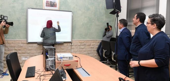 وزارة التربية الوطنية تقرر مواصلة التعليم والتكوين عن بعد وتأجيل العطلة الربيعية