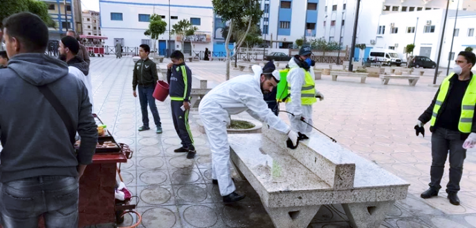 ساكنة الحسيمة ترحب بتدابير حالة الطوارئ الصحية وتسعى للتكيف مع الوضع الجديد