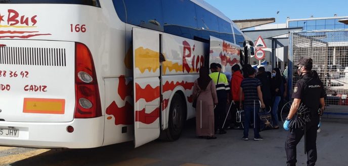 انطلاق عملية إعادة المغاربة العالقين بسبتة المحتلة