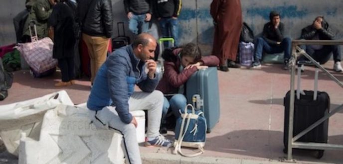 حافلات تحل بالمعبر الحدودي لإجلاء المغاربة العالقين بسبتة المحتلة