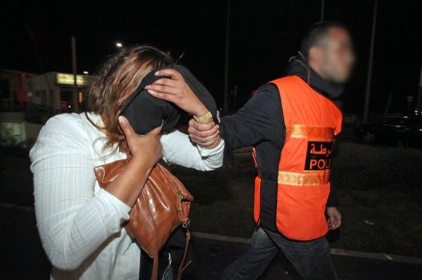 ايقاف سيدة انتحلت صفة “شرطية” للنصب على المواطنين بأصيلة ايقاف سيدة انتحلت صفة “شرطية” للنصب على المواطنين بأصيلة