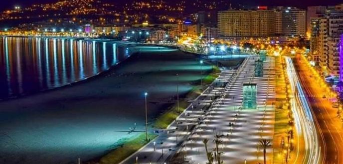 سكان طنجة يواصلون الالتزام بالتدابير الاحترازية على أمل تخفيف قيود الحجر الصحي