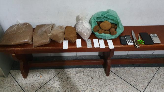 أمن طنجة يطيح بمبحوث عنه بحوزته 7 كلغ من الحشيش وممنوعات أخرى