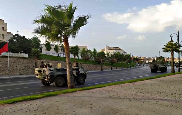 الجيش يحل بمدينة طنجة لضبط حالة الطوارئ الصحية (فيديو)