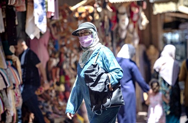 منظمة الصحة العالمية تحذر من استراتيجية “مناعة القطيع” وتعتبرها غير أخلاقية