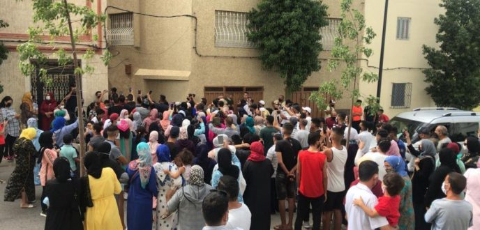 ساكنة طنجة تخرج في مسيرة غاضبة للمطالبة بإعدام قاتل ومغتصب الطفل عدنان