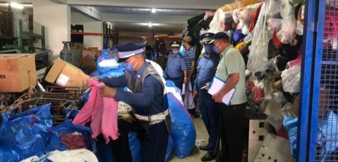 جمارك طنجة تحجز أزيد من 26 ألف وحدة من الملابس المهربة تقدر قيمتها بـ120 مليون