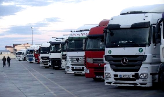 ردا على إسبانيا.. المغرب يمنع دخول شاحنات البضائع الإسبانية من ميناء طنجة