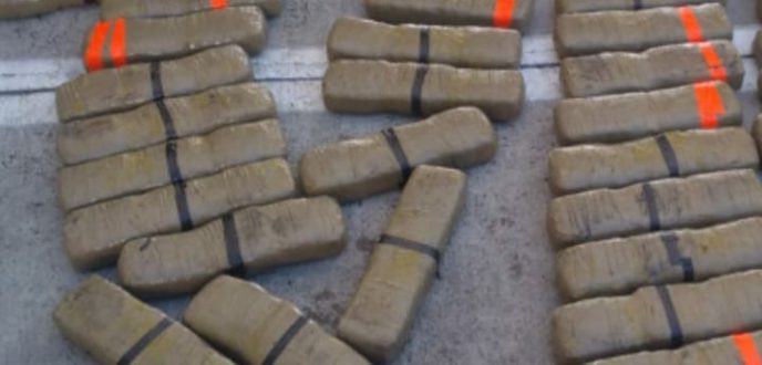 ضبط شاحنة للنقل الدولي محملة بـ450 كلغ من الحشيش بميناء طنجة المتوسط