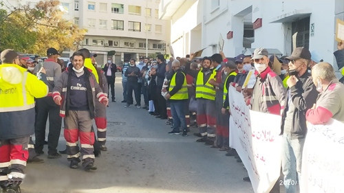 عمال “أمانور” يحتجون في طنجة عمال “أمانور” يحتجون في طنجة