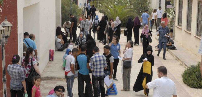 وزارة التعليم تكشف موعد صرف المنحة لفائدة الطلبة الجامعيين